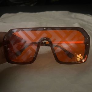 F mono sunglasses
